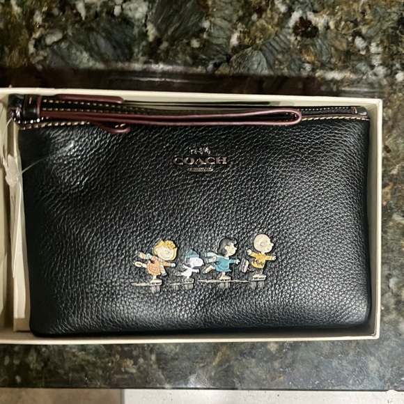 NWT! Full 4 piece boss collector  Coach Snoopy Peanuts boxed set - Picture 5 of 7